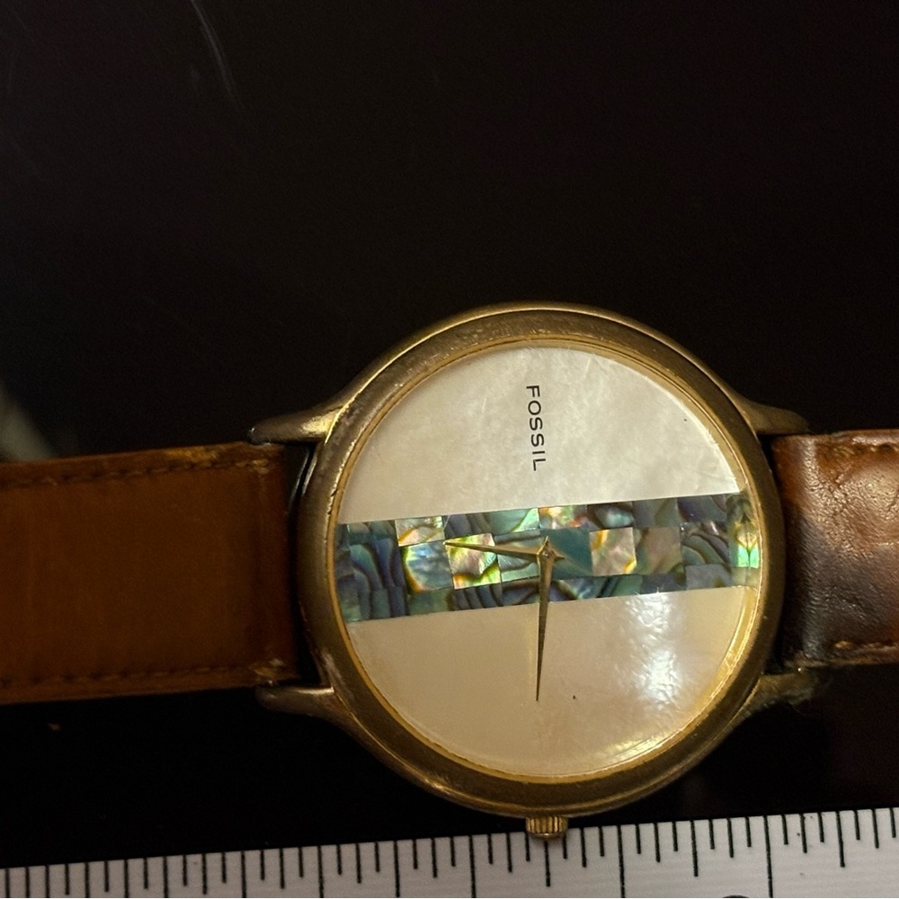 🪩Vintage Fossil Abalone & Mother of Pearl Watch — Rare Find🪩🧨 - Picture 2 of 4